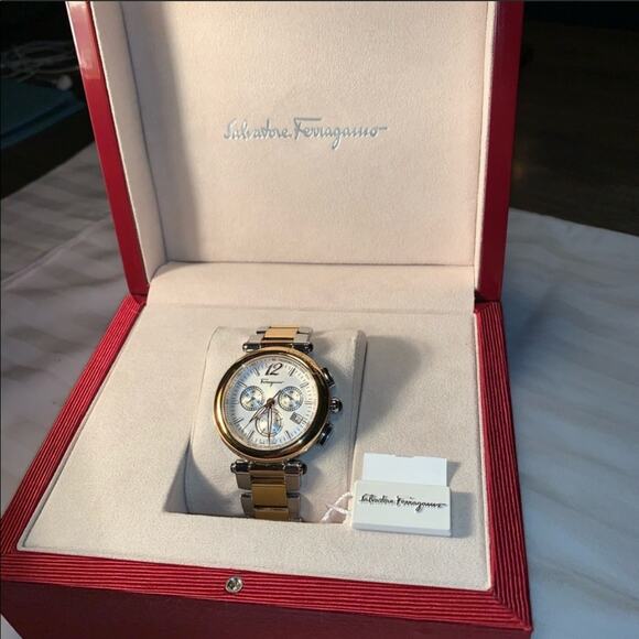 Salvatore Ferragamo ‘Idillio’ two tone time Piece - Picture 4 of 8